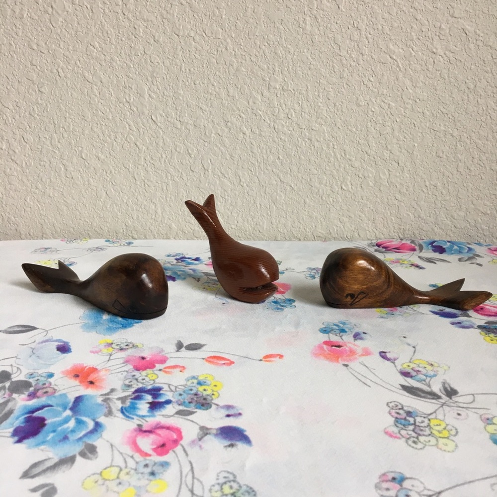 Small wooden Whales vintage hand carved